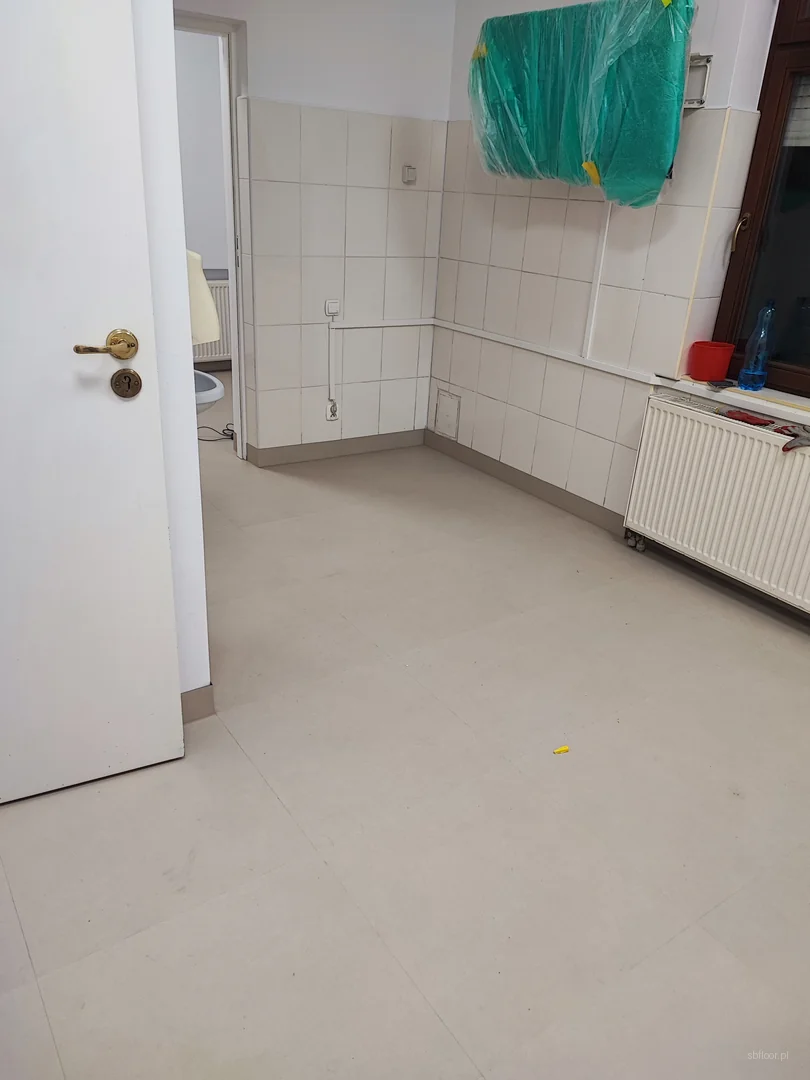 Kompleksowa realizacja podłogi w gabinecie lekarskim